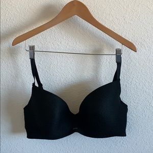 Black izod bra